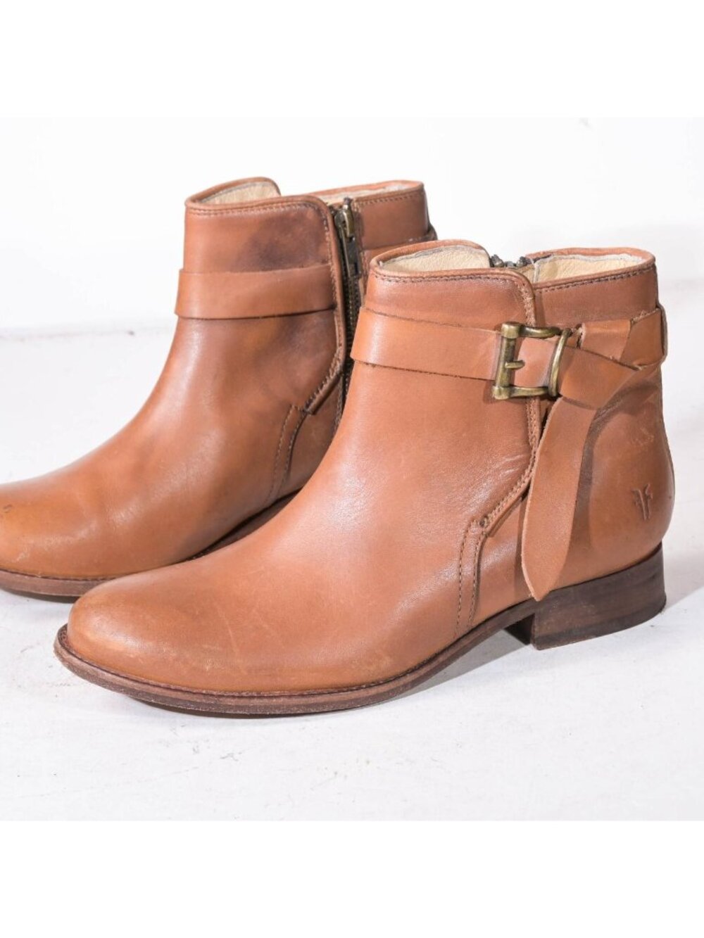Frye Tan Leather Ankle Boots Inside Zip Knotted Buckle Short Bootie Women's 7 - Picture 2 of 6